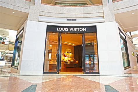 Louis Vuitton store Boston